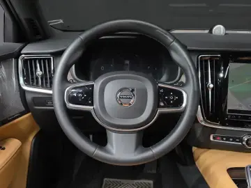 2023 Volvo S90 с пробегом 130 370 км