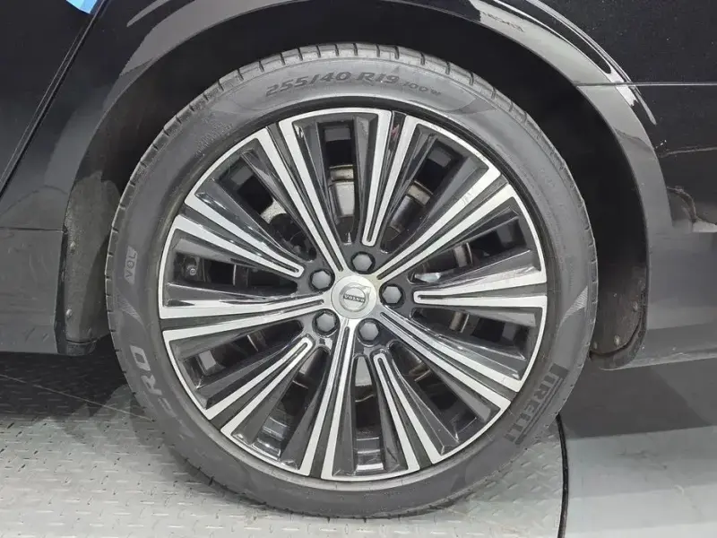 2023 Volvo S90 с пробегом 130 370 км