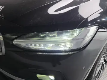 2023 Volvo S90 с пробегом 130 370 км