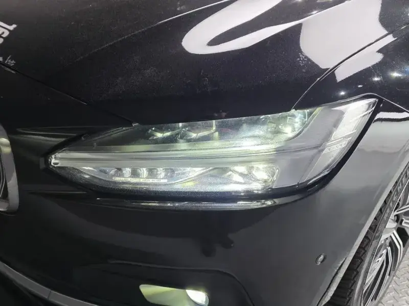 2023 Volvo S90 с пробегом 130 370 км