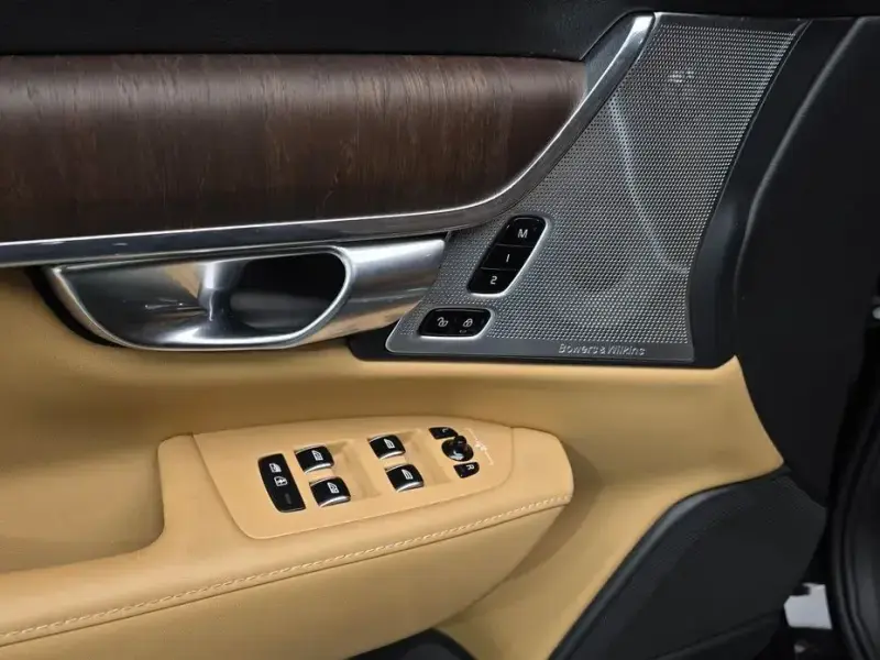 2023 Volvo S90 с пробегом 130 370 км