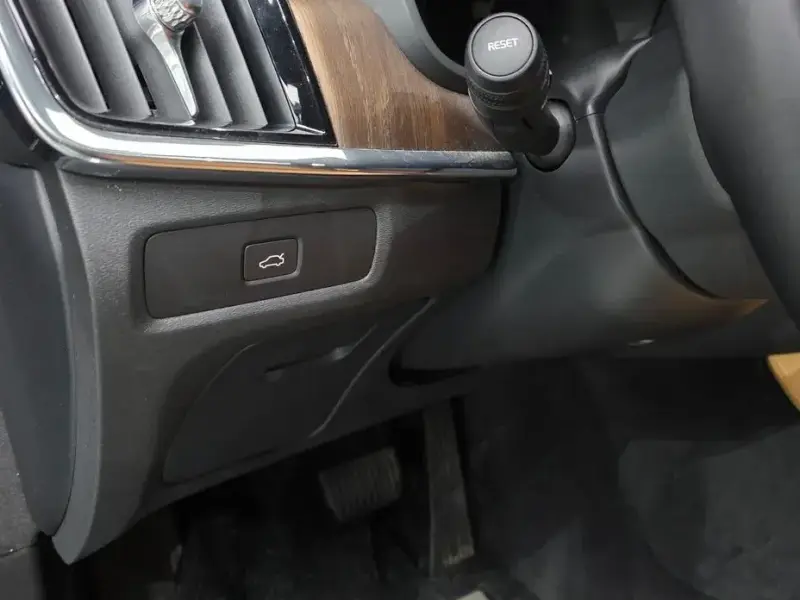 2023 Volvo S90 с пробегом 130 370 км