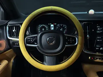 2021 Volvo S90 с пробегом 94 256 км
