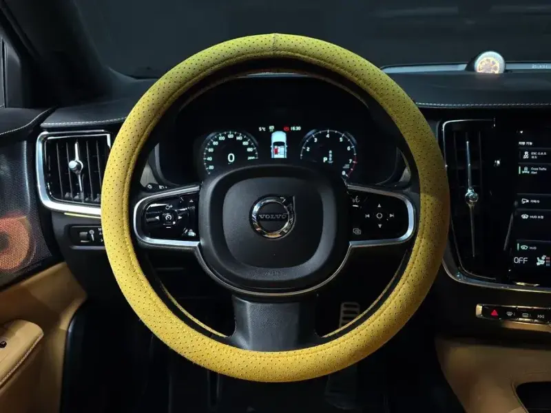 2021 Volvo S90 с пробегом 94 256 км