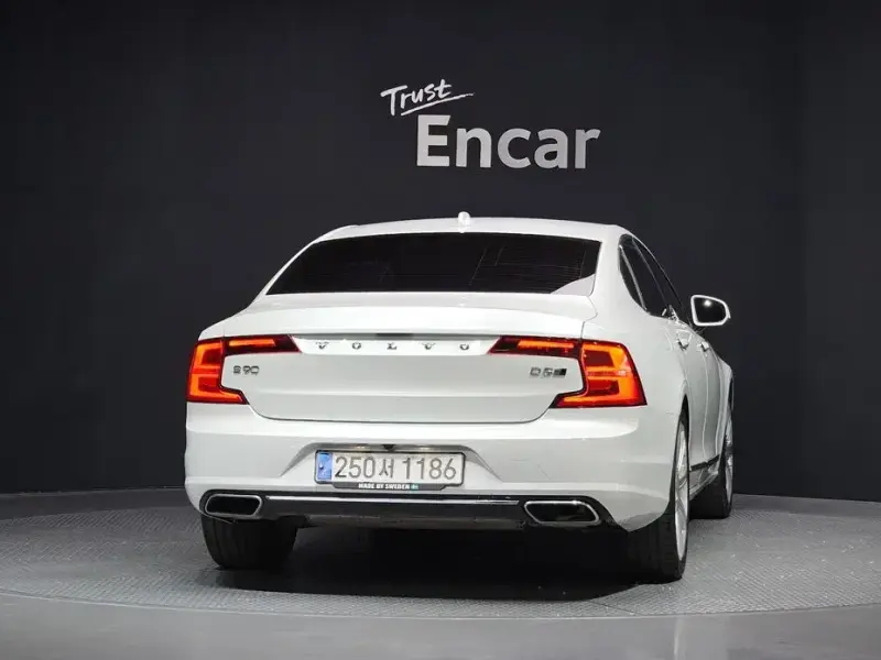 2017 Volvo S90 с пробегом 206 537 км