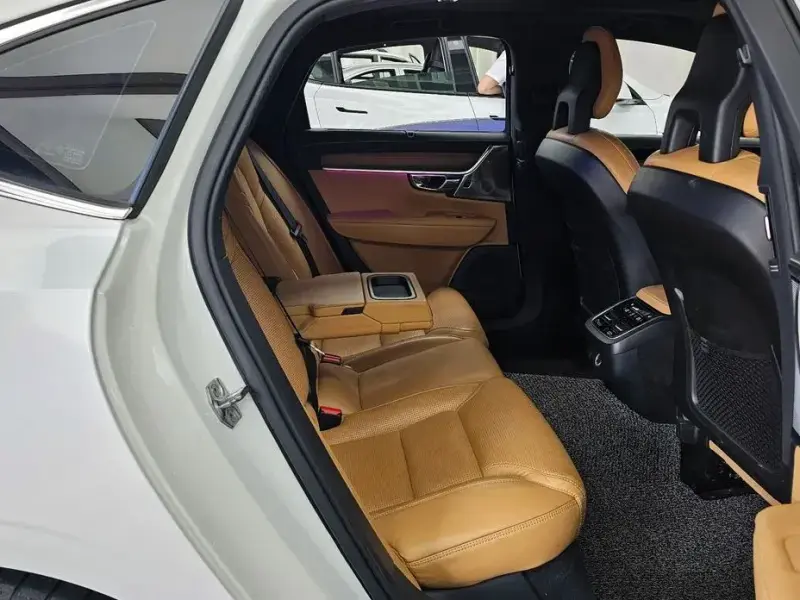 2017 Volvo S90 с пробегом 206 537 км