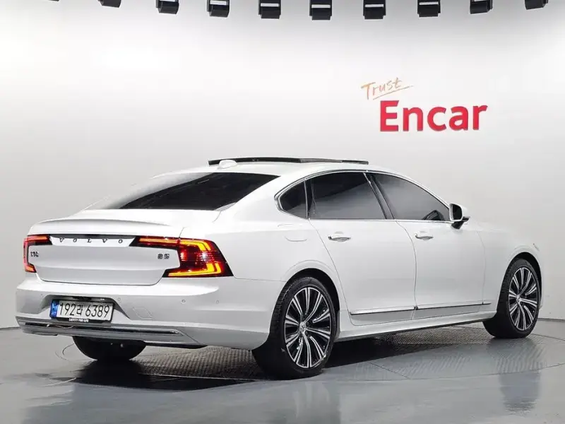 2023 Volvo S90 с пробегом 71 907 км