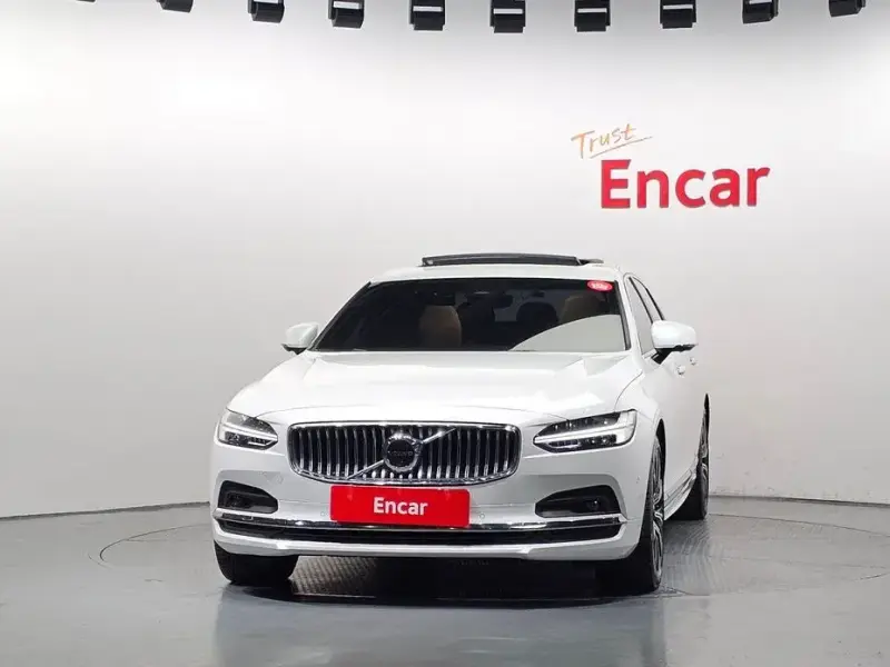 2023 Volvo S90 с пробегом 71 907 км