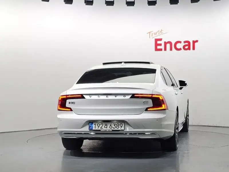 2023 Volvo S90 с пробегом 71 907 км