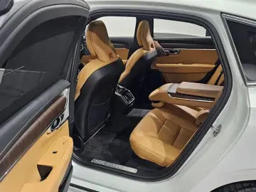 2023 Volvo S90 с пробегом 71 907 км