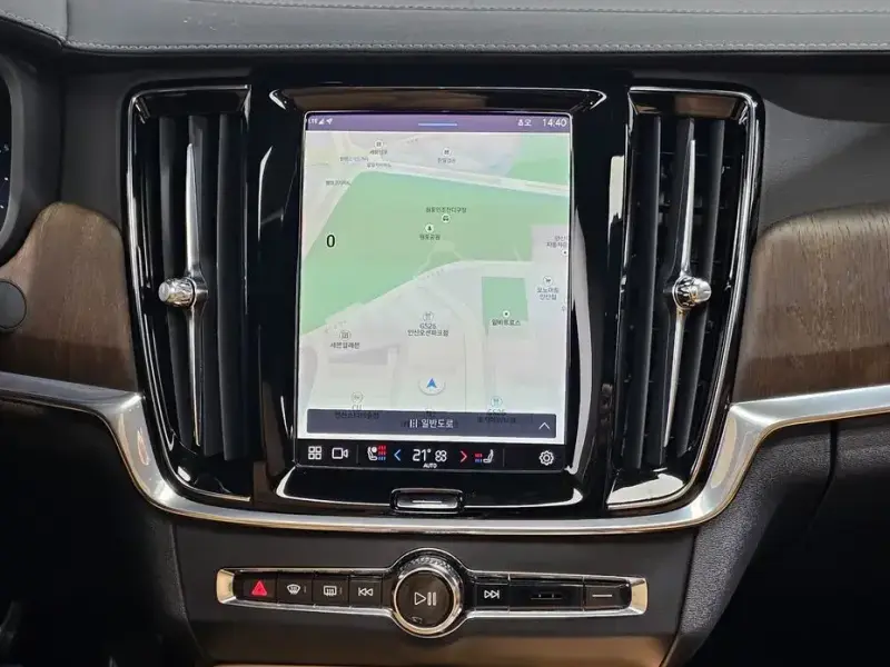 2023 Volvo S90 с пробегом 71 907 км