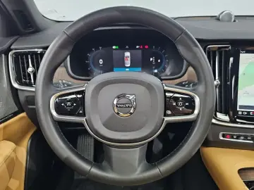 2023 Volvo S90 с пробегом 71 907 км
