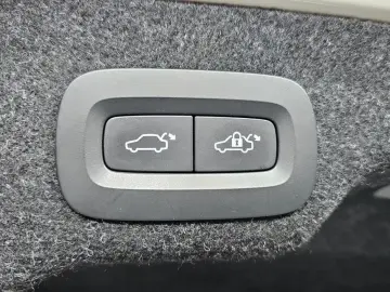 2023 Volvo S90 с пробегом 71 907 км