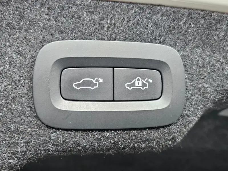 2023 Volvo S90 с пробегом 71 907 км