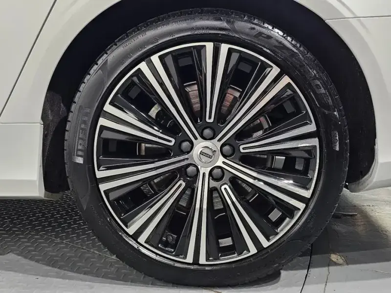 2023 Volvo S90 с пробегом 71 907 км