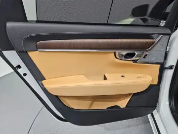 2023 Volvo S90 с пробегом 71 907 км