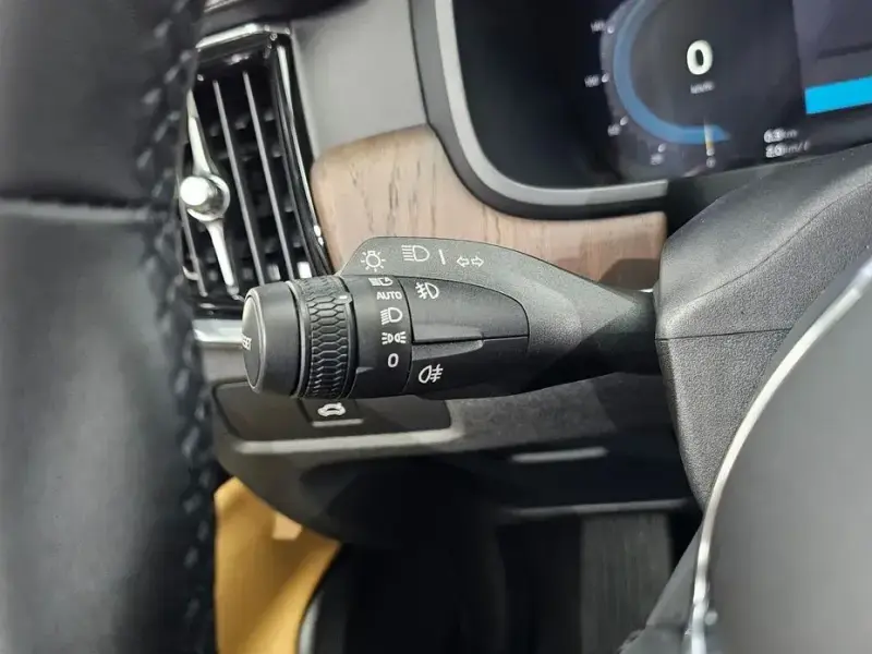 2023 Volvo S90 с пробегом 71 907 км