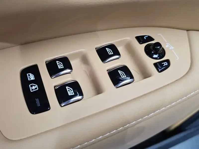 2023 Volvo S90 с пробегом 71 907 км