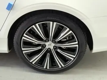 2021 Volvo S90 с пробегом 18 000 км