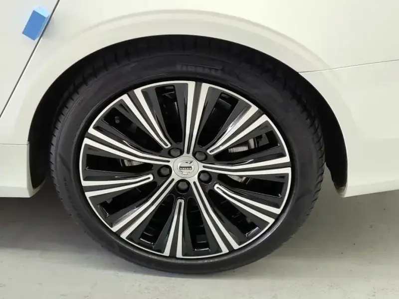 2021 Volvo S90 с пробегом 18 000 км