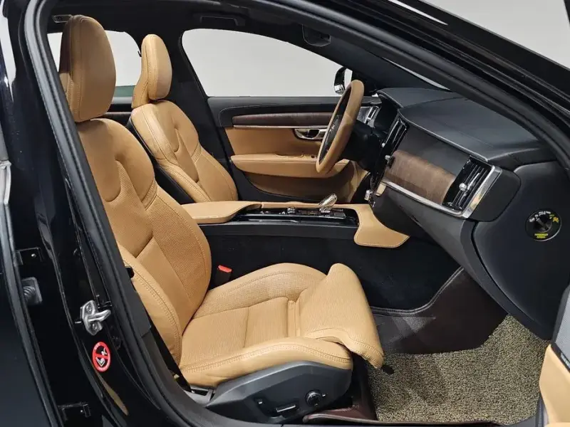 2021 Volvo S90 с пробегом 91 643 км
