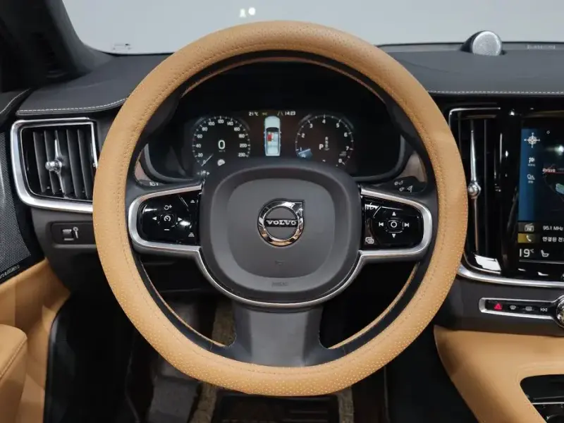 2021 Volvo S90 с пробегом 91 643 км