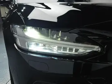 2021 Volvo S90 с пробегом 91 643 км