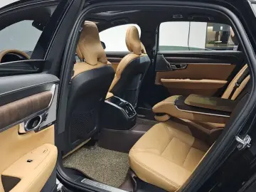 2021 Volvo S90 с пробегом 91 643 км