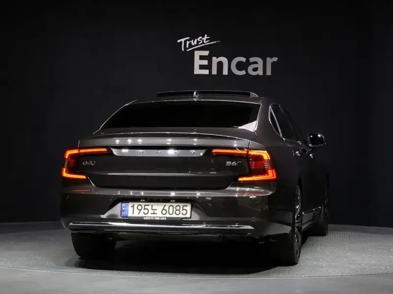 2022 Volvo S90 с пробегом 53 896 км