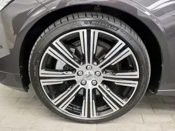 2022 Volvo S90 с пробегом 53 896 км