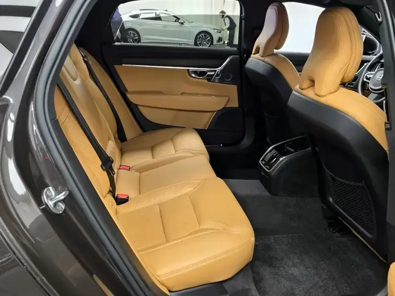 2022 Volvo S90 с пробегом 53 896 км