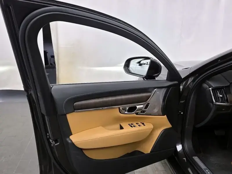 2022 Volvo S90 с пробегом 53 896 км