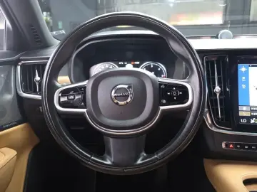 2019 Volvo S90 с пробегом 148 409 км