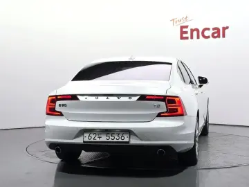 2017 Volvo S90 с пробегом 109 973 км