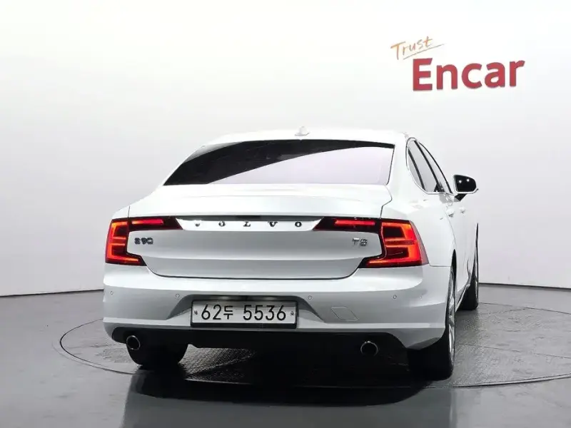 2017 Volvo S90 с пробегом 109 973 км