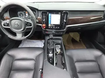 2017 Volvo S90 с пробегом 109 973 км
