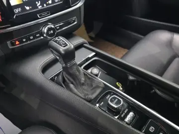 2017 Volvo S90 с пробегом 109 973 км