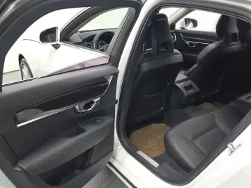 2017 Volvo S90 с пробегом 109 973 км