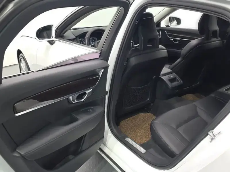 2017 Volvo S90 с пробегом 109 973 км