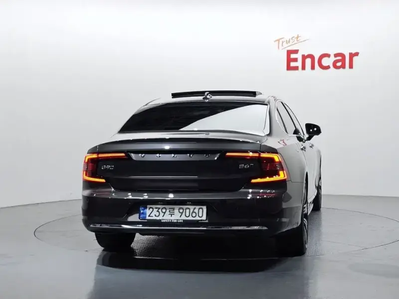 2023 Volvo S90 с пробегом 50 209 км