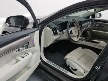 2023 Volvo S90 с пробегом 50 209 км
