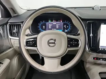 2023 Volvo S90 с пробегом 50 209 км