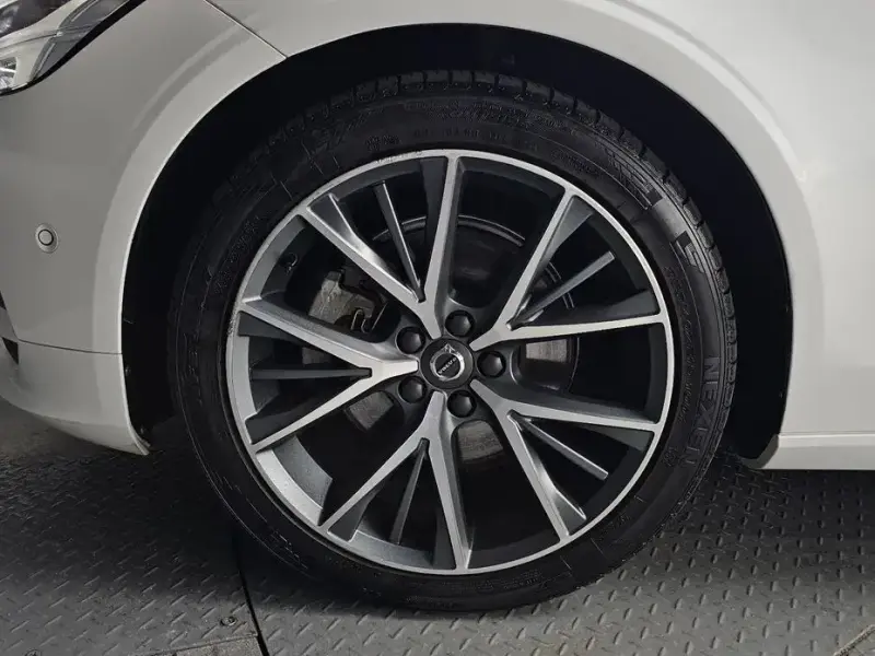 2017 Volvo S90 с пробегом 124 720 км