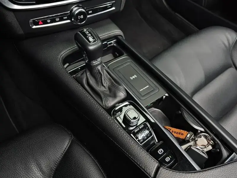 2017 Volvo S90 с пробегом 124 720 км