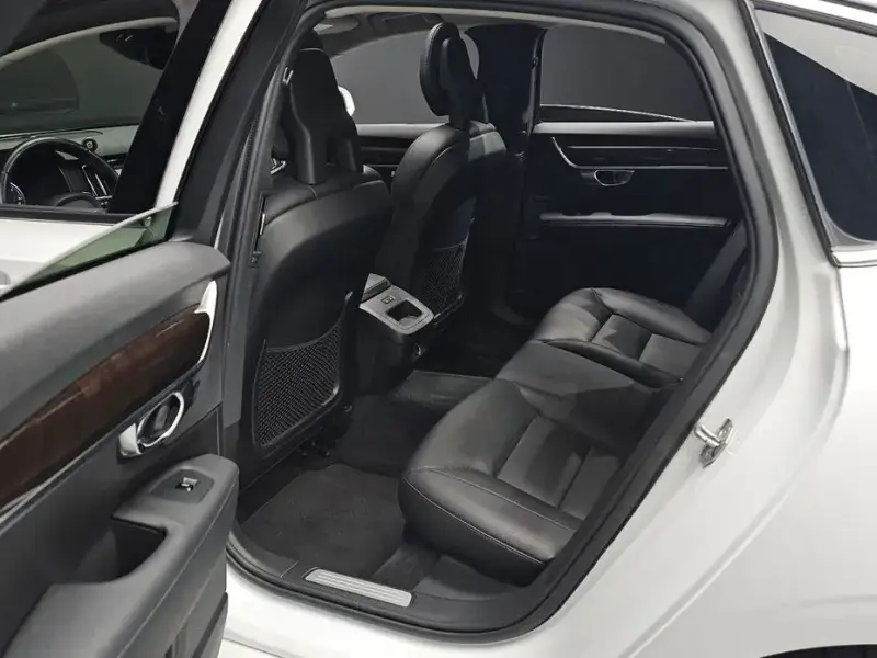2017 Volvo S90 с пробегом 124 720 км