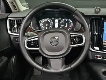 2017 Volvo S90 с пробегом 124 720 км