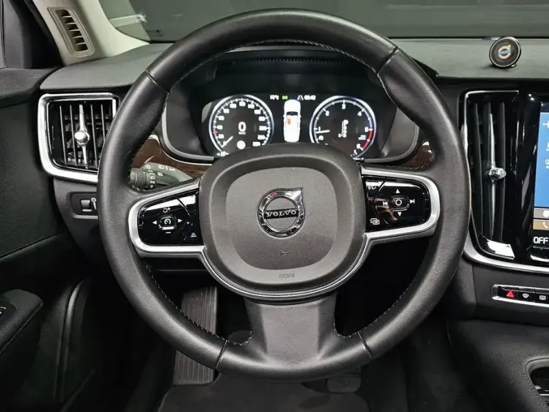 2017 Volvo S90 с пробегом 124 720 км