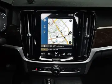 2017 Volvo S90 с пробегом 124 720 км