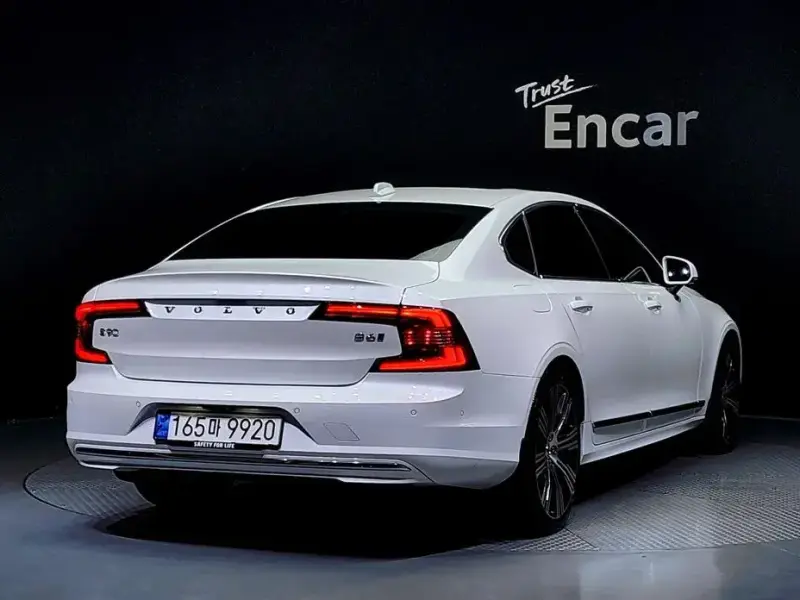 2024 Volvo S90 с пробегом 21 625 км