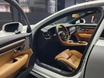 2024 Volvo S90 с пробегом 21 625 км